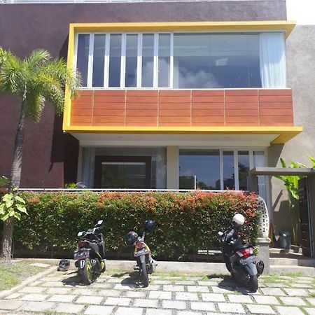 Brielle Guest House Jimbaran Екстериор снимка